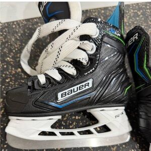 Bauer XLP Youth Skates Y6